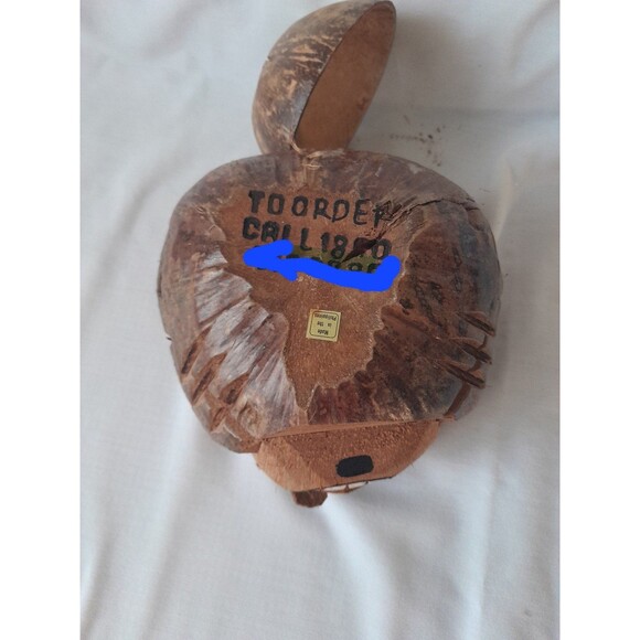 Hand carved Coconut pirate head piggy bank - Picture 5 of 5